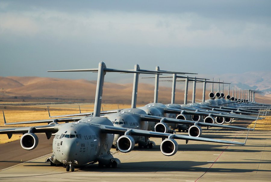 🇺🇸🫂🇺🇦 Polish aviation lovers forums report that the Rzeszow airport is exponentially increasing number of American military aircraft from hour to hour 😎