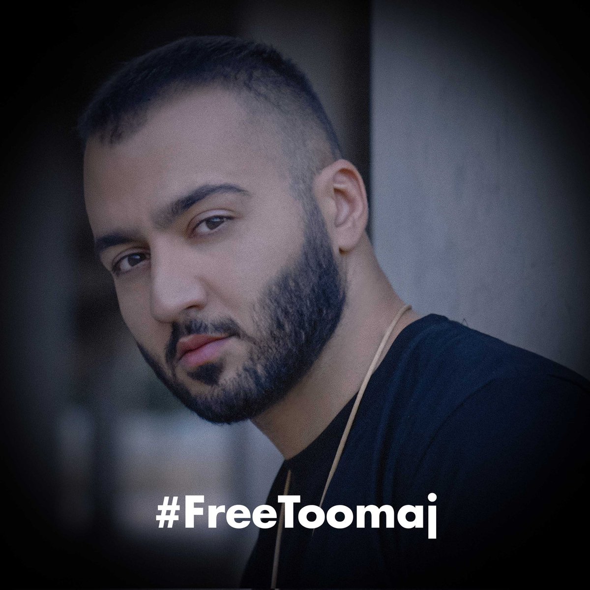 بشکند قلمی که از #توماج_صالحی ننویسد
خفه باد گلویی که نگویید #FreeToomaj