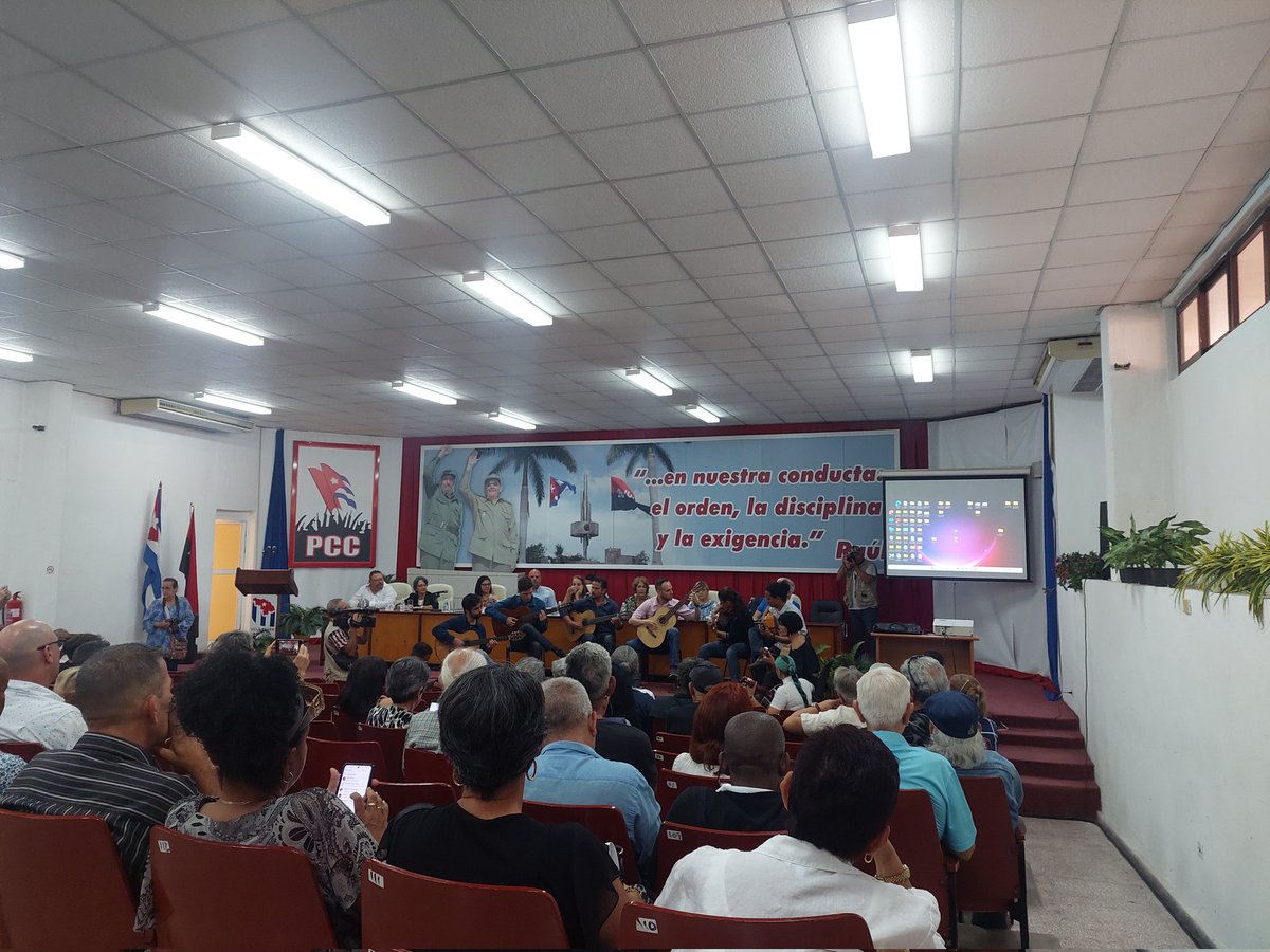 JorgeLSantana3's tweet photo. Se desarrolla la Asamblea X Congreso #UNEAC Villa Clara.

Un excelente debate y con deseos de mantener la creación, soñar y construir desde la cultura, la nación que todos queremos. 
#CubaEsCultura
#SomosArtexCuba
#GenteQueSuma https://t.co/1fh7cTwq3L