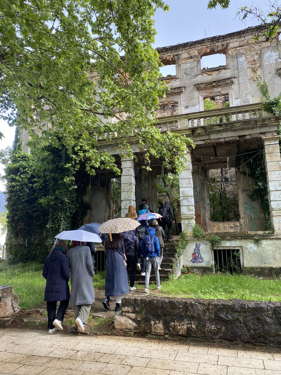 coenatolin's tweet photo. The day continued with a walk through the modern history of Bosnia and Herzegovina, guided by Mr Boris Filipi. As we traversed the iconic bridges of Mostar, we delved into the intricate tapestry of the region's past, where each arch tells a tale of resilience and transformation. Natolin’s #WesternBalkansTeam