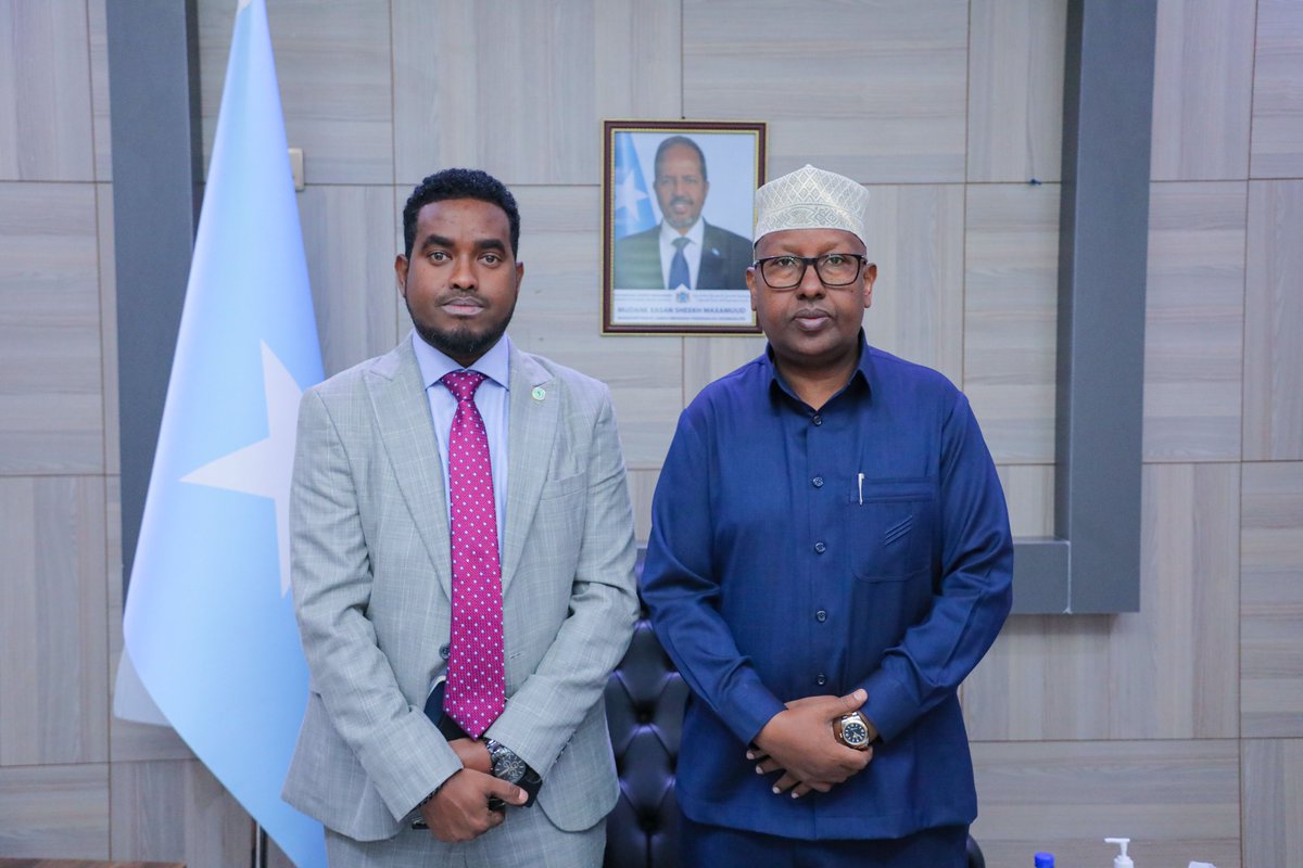 FM Amb. Ahmed Moallim Fiqi, received, on Wednesday, in his office at the Ministry in the capital, #Mogadishu, the Head of the #IGAD Mission to the Federal Republic of #Somalia, H.E. Mr. Mohamud Abdi Ahmed , on a courtesy visit. 🔗➡t.me/MofaSomalia/24…