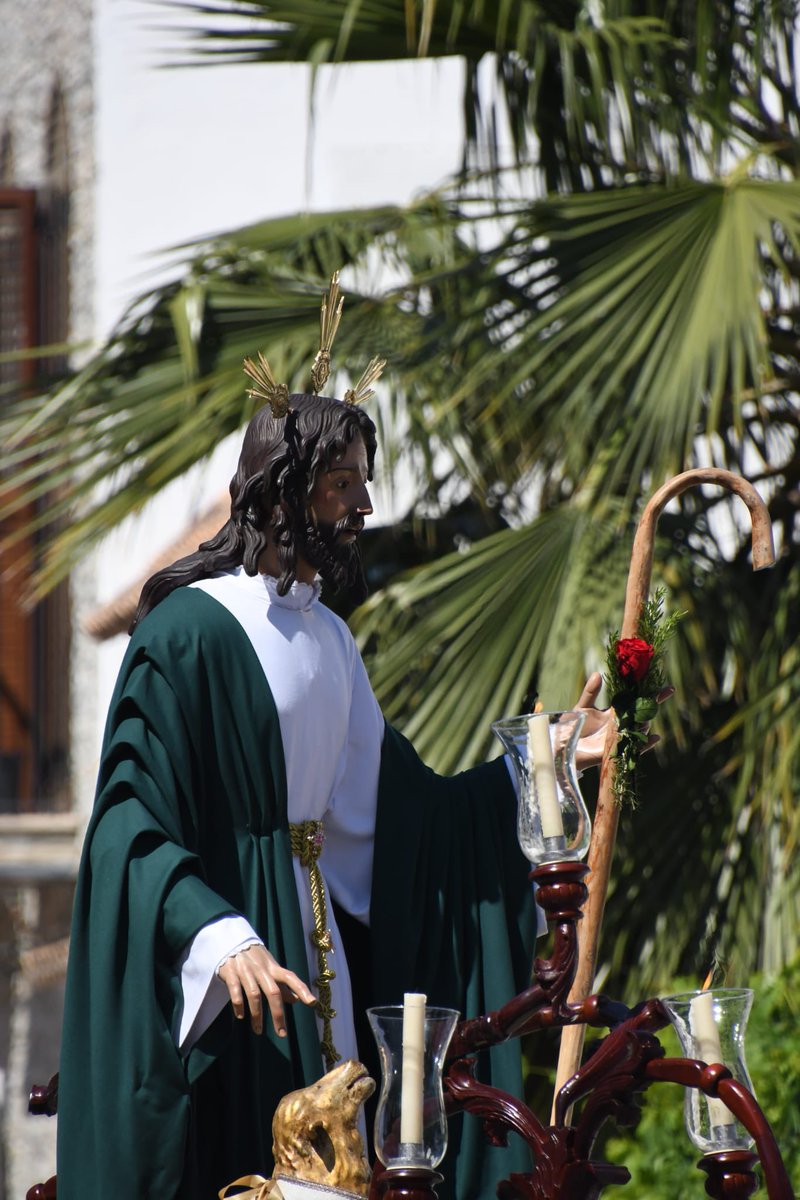 Salida procesional del Buen Pastor de Los Palacios y Villafranca. #LaProvinciaExiste #SacramentalesSevilla24 #GloriasSevilla24 
#TDSCofrade 
#Sevilla #ASacro 
📸 @LuisManuelFernn