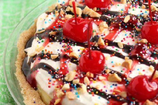 eatinglove.com/recipe-boost/6… Discover #delicious #easy-to-make #No-Bake #BananaSplit #Pie #recipes on #EatingLove!