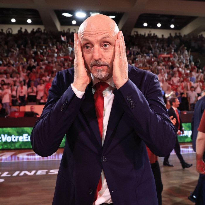 Jhanlt6y's tweet photo. Είσαι η μεγαλύτερη μπασκετική απάτη να ξέρεις…#MONFEN #EuroLeague #Playoffs https://t.co/83YB7ci5zp