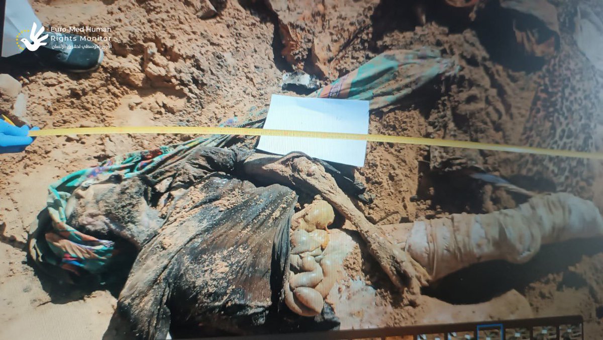 QudsNen's tweet image. Graphic content... 

The Euro-Med Human Rights Monitor called for an independent investigation into over 140 mass graves, containing hundreds of bodies, found in Gaza

&quot;The Euro-Med Human Rights Monitor field teams witnessed the extraction of dozens of victims from mass graves in…