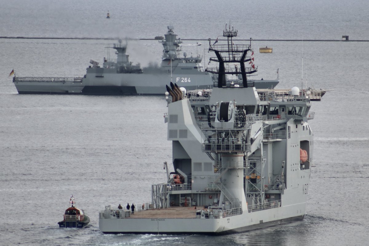 Rockhoppas's tweet photo. @RFAProteus outbound in the Sound early this evening with @HMSStAlbans and @HMSCattistock near the breakwater with Dutch frigate HNLMS De Ruyter &amp; German Corvette FGS Ludwigshafen am Rhein at anchor: https://t.co/pLuXXL8LNe
contact@westwardshippingnews.com https://t.co/mpC02QB8qB