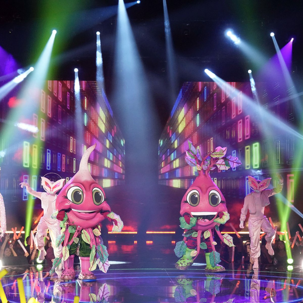 MaskedSingerFOX's tweet photo. Group B is back, but not without a twist! #MissCleocatraMask, #BeetsMask, and #GumballMask are facing a mysterious new Wild Card TONIGHT on #TheMaskedSinger! https://t.co/NNCxmGNHLO