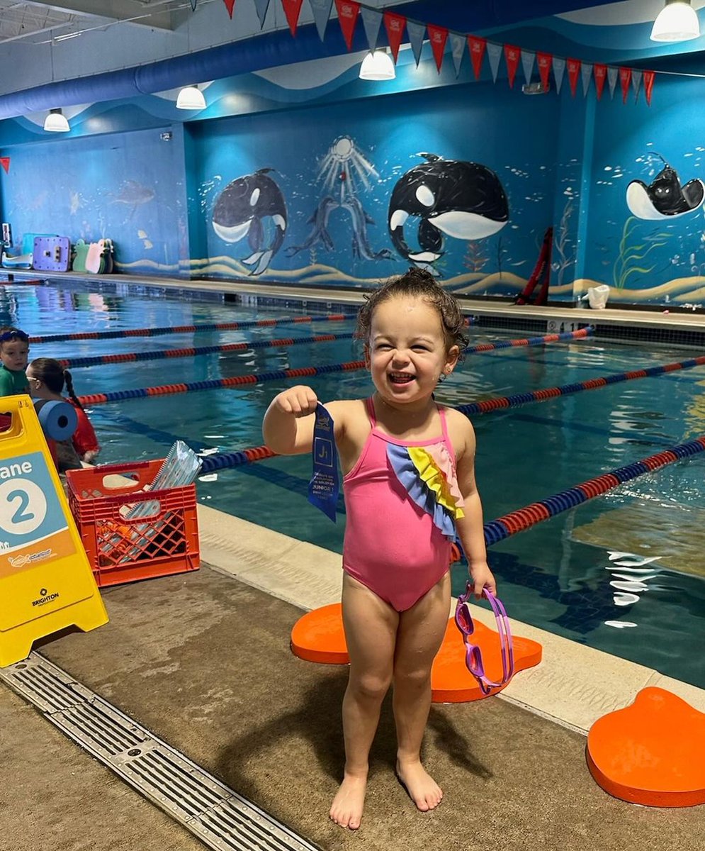 If you’re a parent, you’re probably used to hearing that “Look what I can do!” from your kiddo. 😉 With summer & pool season right around the corner, a lot of little swimmers are eager to show off everything they’ve learned at their #swimlessons & we love it! #kidsswimminglessons
