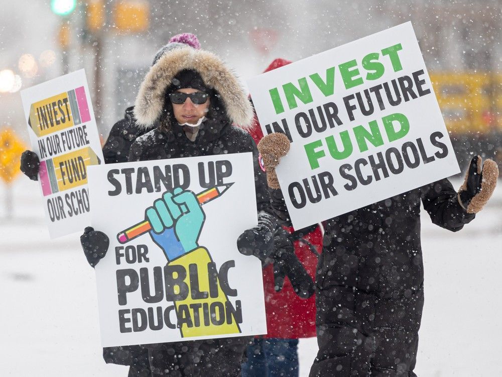 TheStarPhoenix's tweet photo. Opinion: Toll taken on teachers in Saskatchewan is becoming too much — A Saskatoon teacher wants Saskatchewan people to consider the future for her profession if the issues in education are not addressed.
#sask #sasked  https://t.co/NAlINJjrWO https://t.co/MkmzUTxUf4