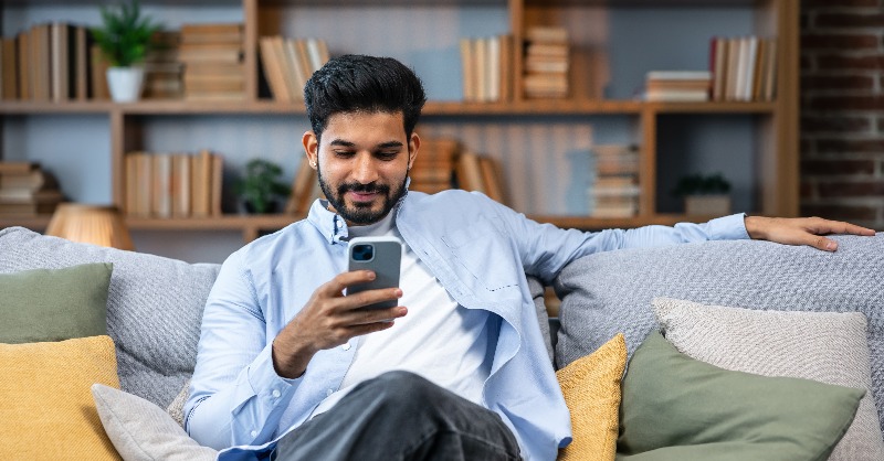 Genesys's tweet photo. Proactive communication from #CX agents on @WhatsApp? Yup, you heard that right. Agents are using this to send: 
✨ Order confirmations
✔️ Status checks
📆 Appointment details
➕ And more! 

Learn more about the benefits and how to get set up on #GenesysCloud👇