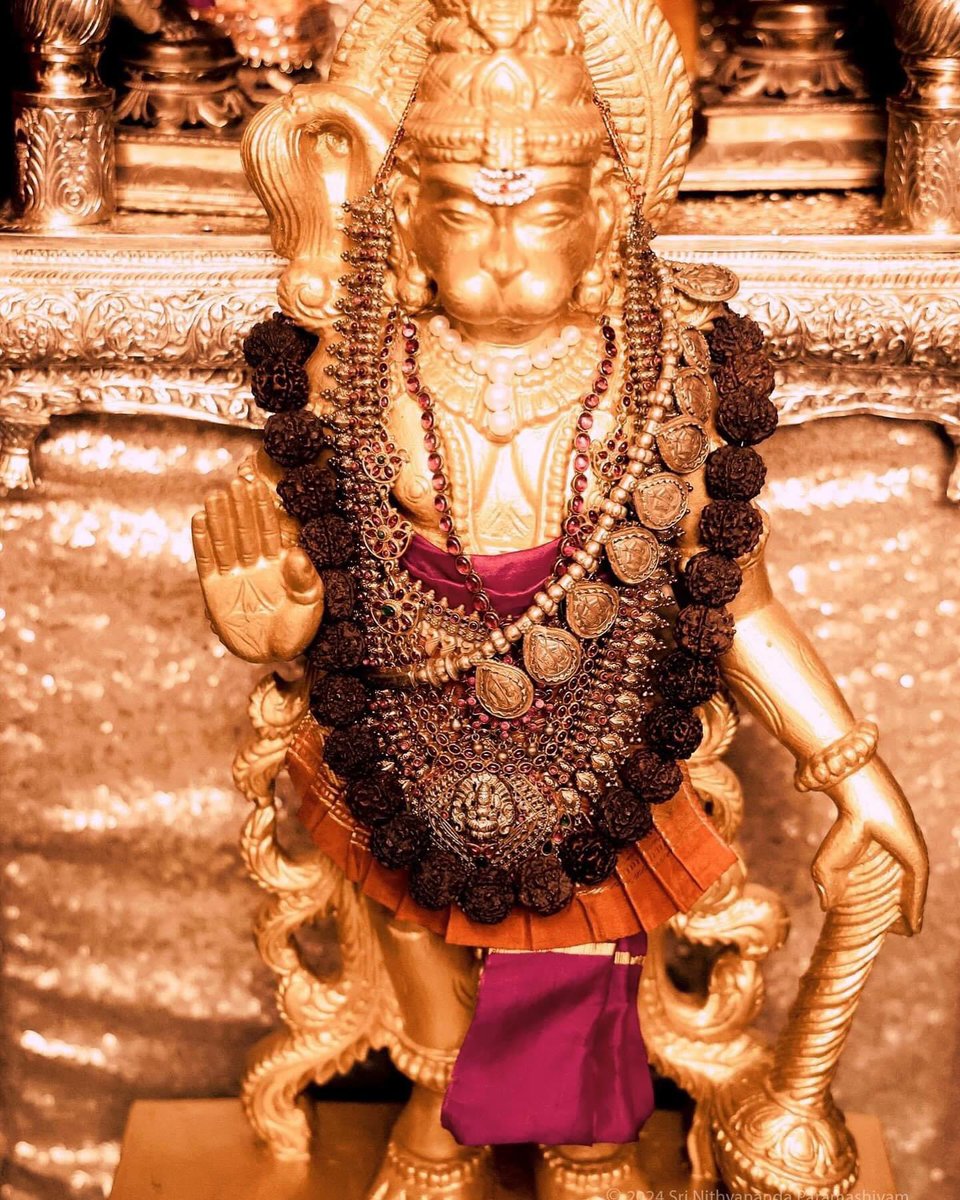🔱 A l'occasion propice de Hanuman Jayanthi (23 Avril 2024), voici une magnifique photo de la divinité de Hanuman de Maha Kailasa ! ✨

Swamiji dit : « Hanuman est l'espace des possibilités ! […] »
#hanuman #nithyananda #gourou #shiva #hanumanjayanthi #avatar #jaishriram
