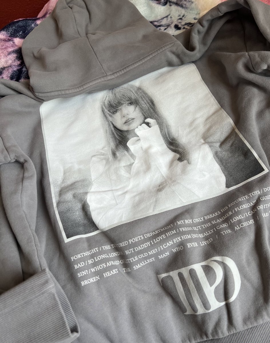 OMG THIS HOODIE, IT IS SO COMFY 
🤍🩶

#TSTTPD #TaylorSwift #TTPDBoardMeeting #TTPD