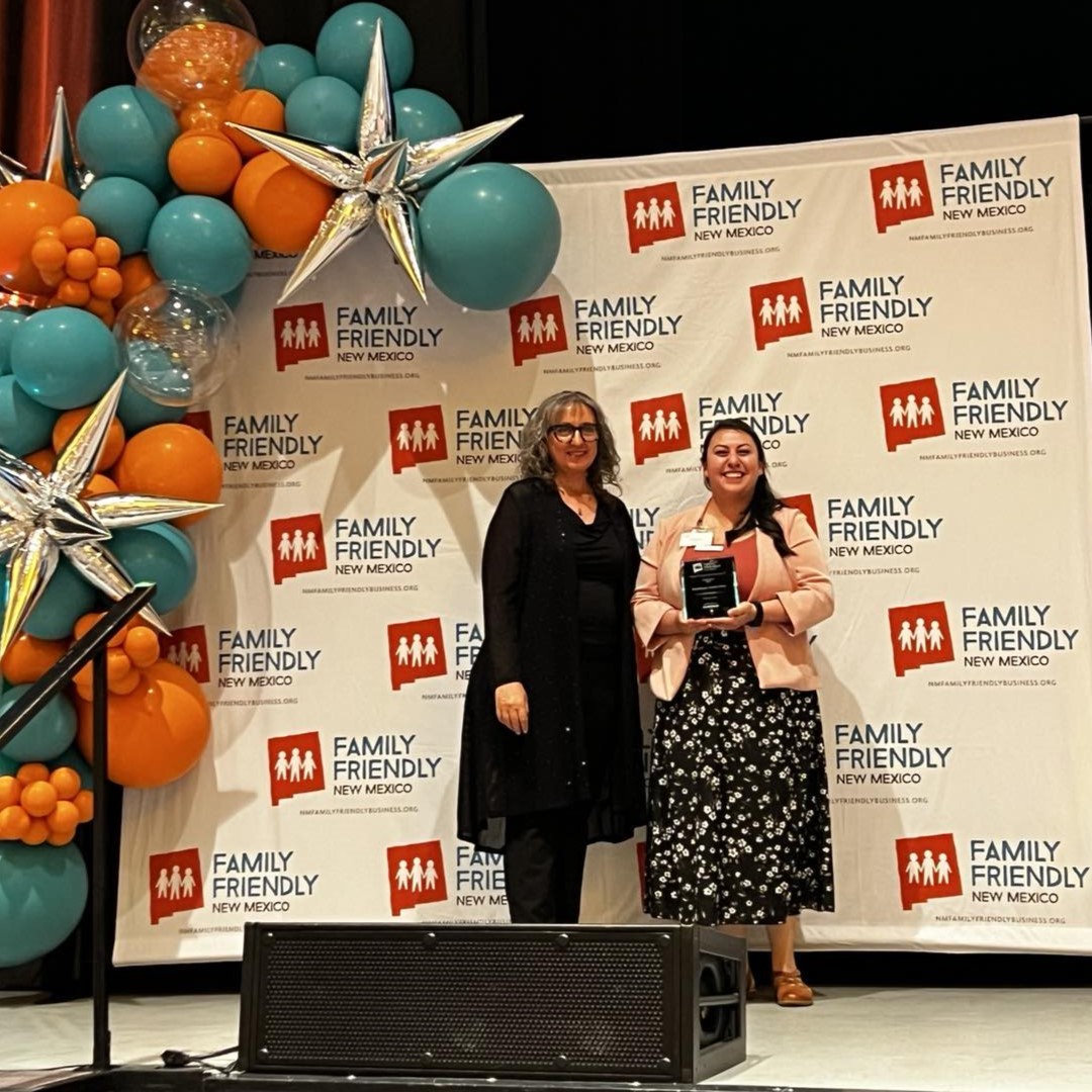 Guadalupe Credit Union was granted the platinum award from Family Friendly NM for providing top notch family friendly services to our hard working staff.  

Melissa Ramirez, our HR Generalist, was honored to accept the award on behalf of GCU. 

#GCU #FamilyFriendly #CUDifference