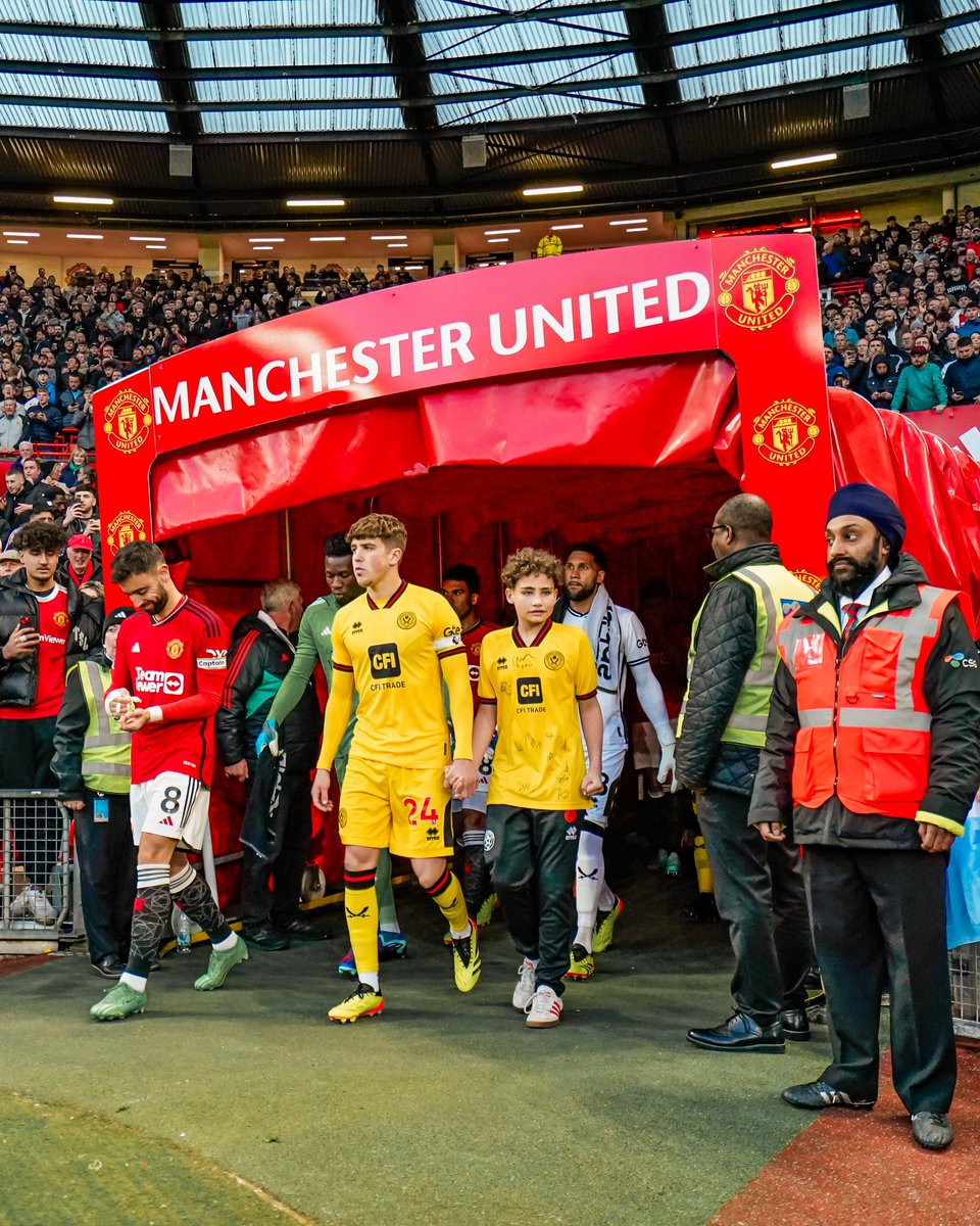 Leading out his club on the biggest stage. ✨ @Oliverarblaster ©️