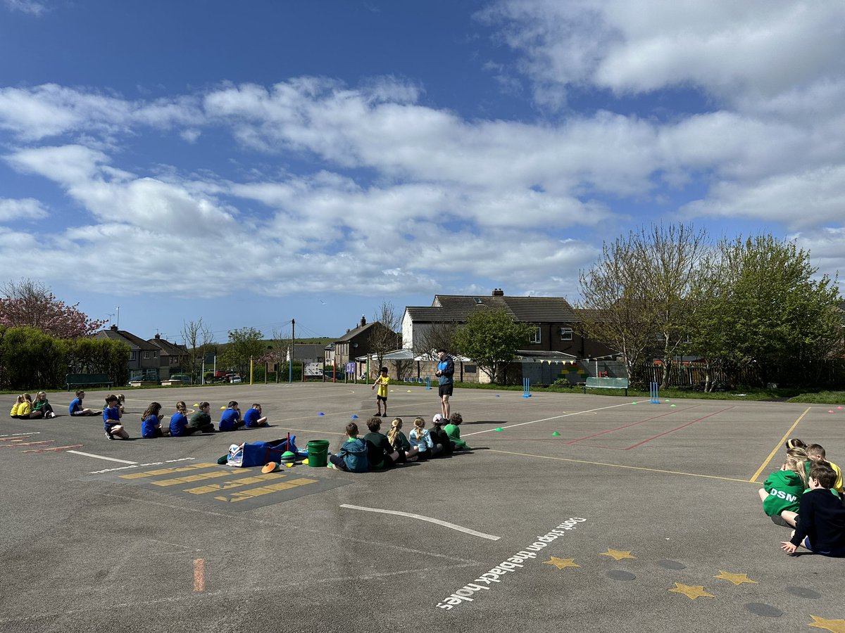 Mrs L Woodburn tweet media