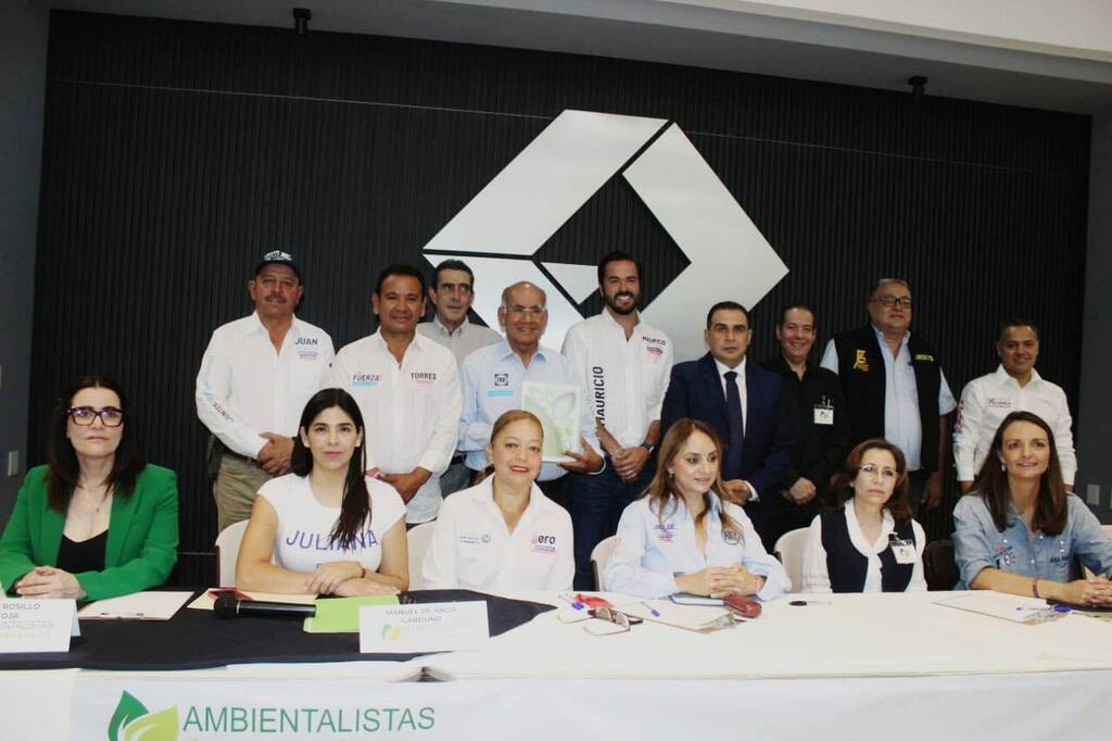 #AgendaAmbiental

Candidatos del PAN a los 15 Distritos locales, encabezados por Toño Zapata, acudieron en bloque con los Ambientalistas de Querétaro.

La propuesta conjunta de los aspirantes a legisladores, incluye:

1.No se privatiza… ift.tt/2Mu5NC4