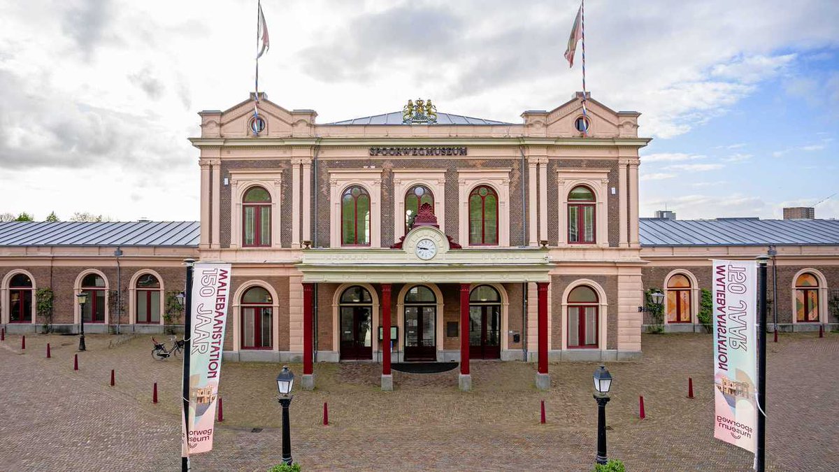 EricRoeske's tweet photo. Van reizen naar Parijs tot Spoorwegmuseum: het Utrechtse Maliebaanstation bestaat 150 jaar
https://t.co/tfu3nr8tFB
Nu online op #Telegraaf #Premium en morgen in de papieren editie❗️
📸 Thijs Rooimans https://t.co/mO1zDS2jy0