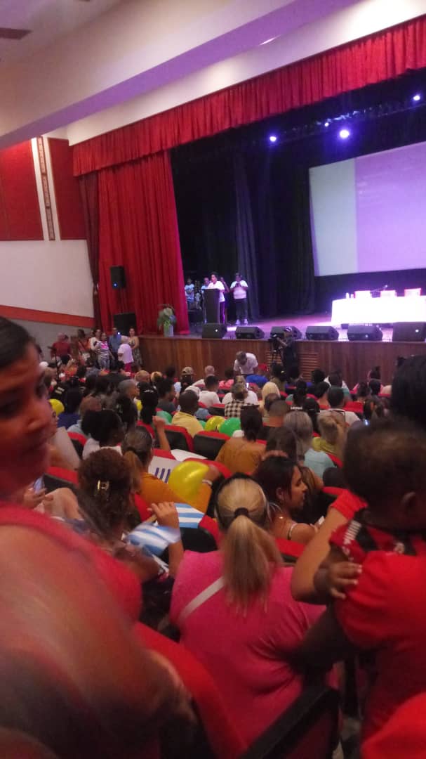 educacion_las's tweet photo. Educación a la VANGUARDIA en la Plenaria en saludo al Primero de Mayo. Los EDUCADORES LAJEROS comprometidos con su obra. #PrimeroDeMayo https://t.co/he7akjyxqc