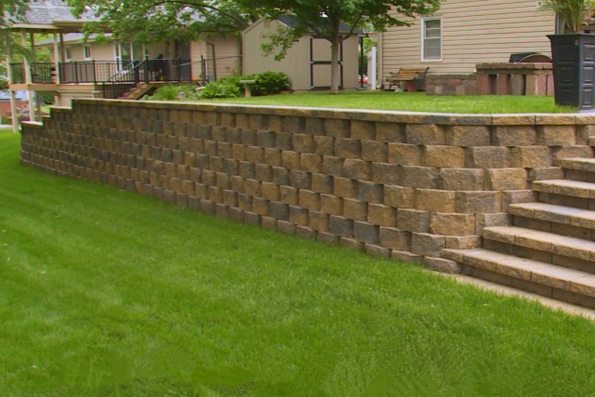 What To Do And What Not To Do With Retaining Walls…
LEARN MORE... davislandscapeky.com/what-to-do-and…

#landscaping #landscape #hardscapes #patios #walkways #driveways #retainingwalls #pavers #paverpatios #nky #northernkentucky #cincinnati