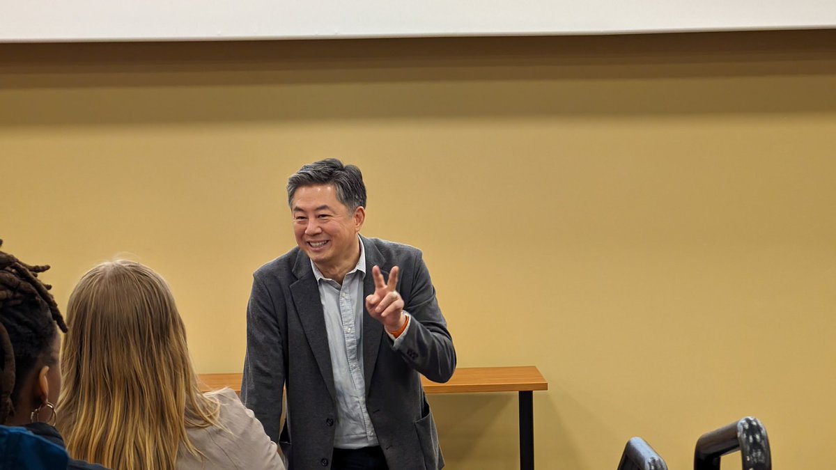 PurdueFNR's tweet image. Thank you to Tom Chung from @LeersWeinzapfel and @AuburnU for sharing about mass timber use in sustainable construction as part of our FNR Seminar series. With a new building on the horizon, you really got excited about the possibilities of sustainable biomaterials.