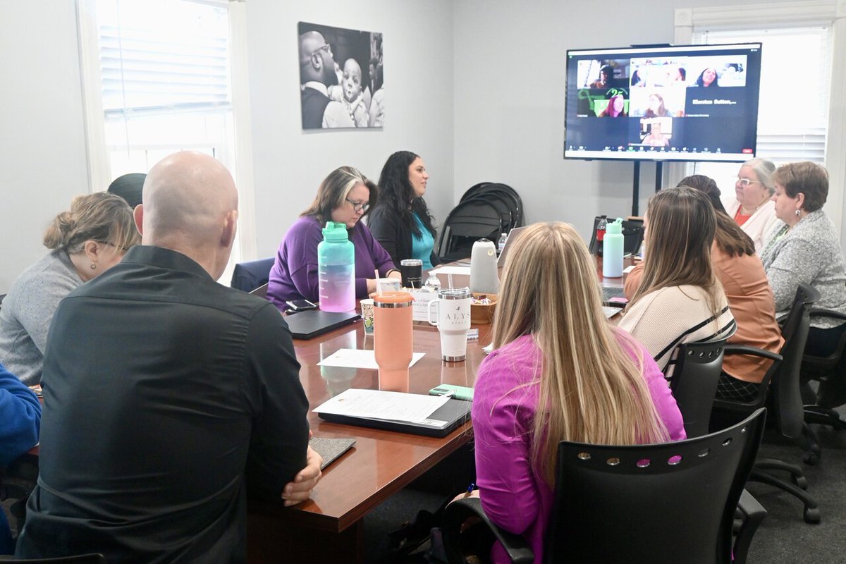 KYYouth's tweet photo. "What if we thought about child abuse another way? What if we backed up to when a parent had a really difficult day &amp; we inserted something different?" Read more from #TFSCKY team &amp; find ways family well-being can show up in KY: https://t.co/rhl9LlVzOg #CAPM2024 https://t.co/eUBt41hpfM