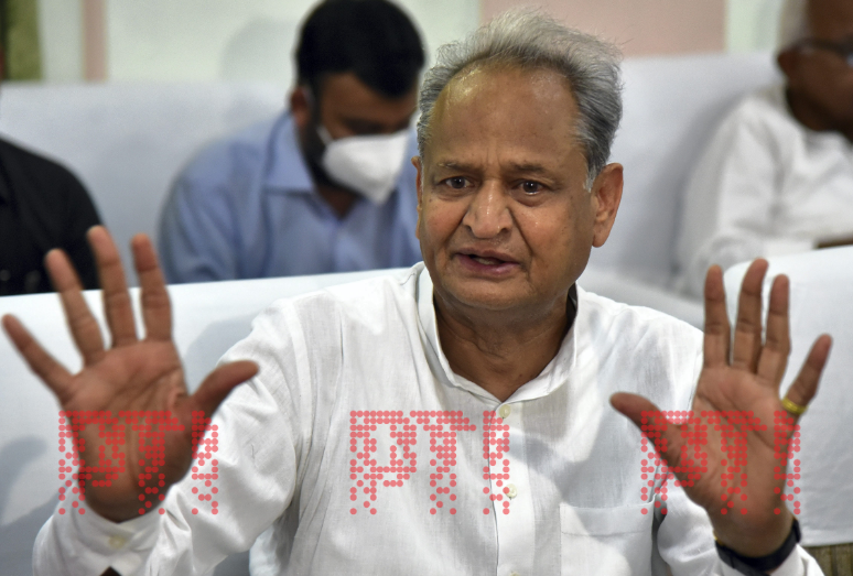 STORY | Audio of Shekhawat's chat with Cong leaders on 'toppling' Rajasthan govt shared by Gehlot: Ex-OSD READ: ptinews.com/story/national…