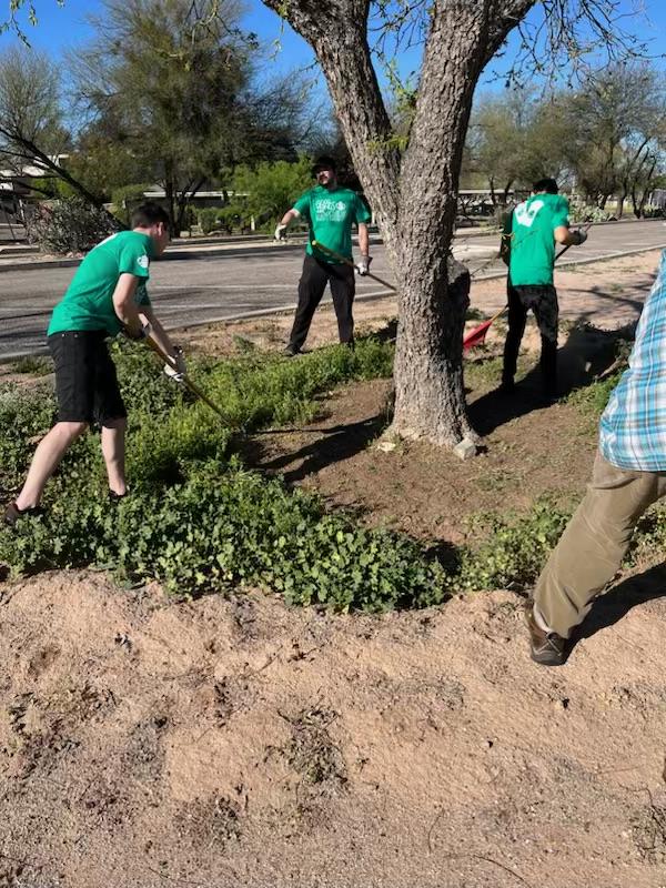 Big shoutout to Starbucks for hosting a clean up at Fort Lowell Park last week. Thank you For helping us keep our parks beautiful and clean!