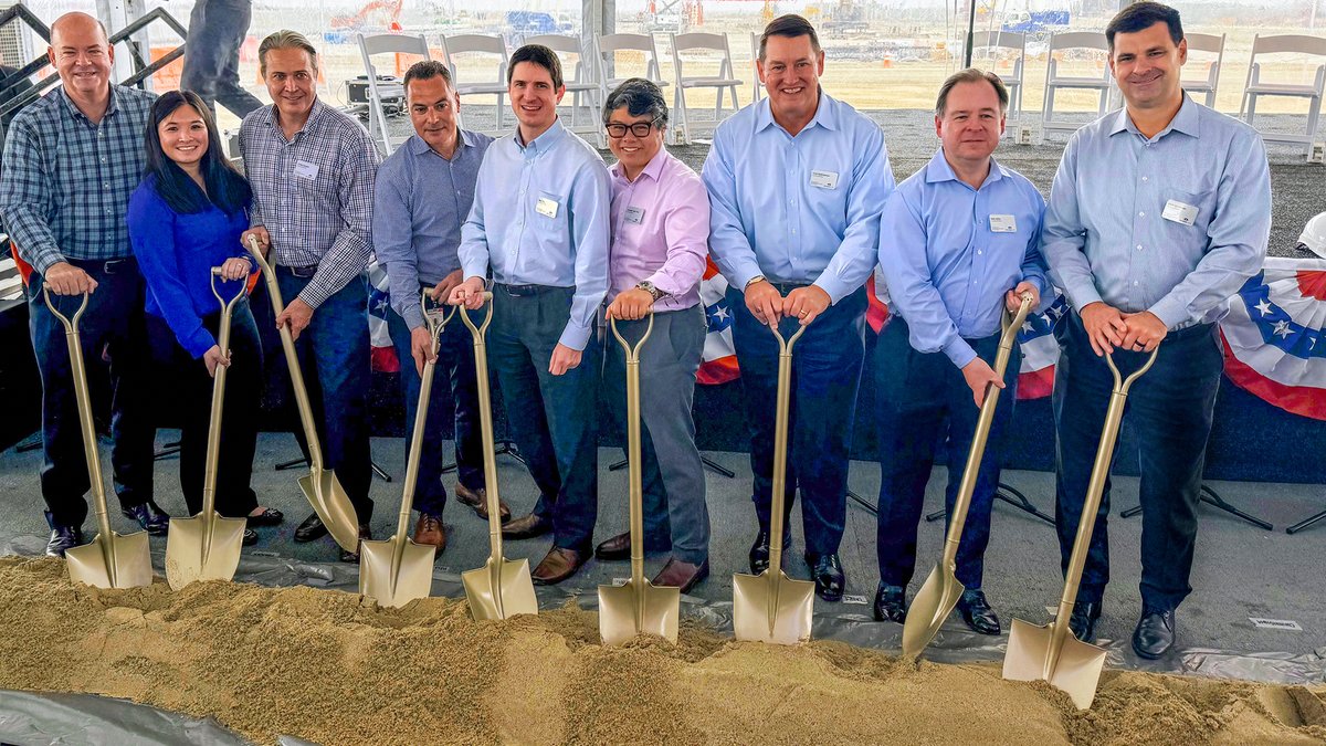 #CEORyanLance and members of the #ConocoPhillips Commercial team participated in a groundbreaking ceremony to mark the first year of construction for the Port Arthur LNG (PALNG) Phase 1 facility. Read more about our #LNG initiatives: bit.ly/4bstvCX