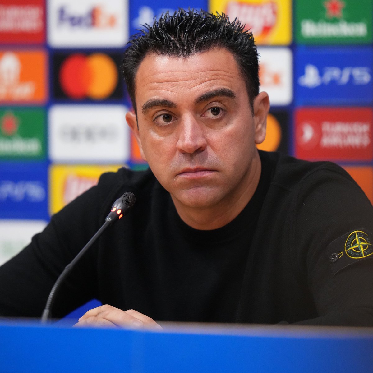 𝗕𝗥𝗘𝗔𝗞𝗜𝗡𝗚: Xavi has decided to STAY at Barcelona until 2025 😳 via @ffpolo 🗞️