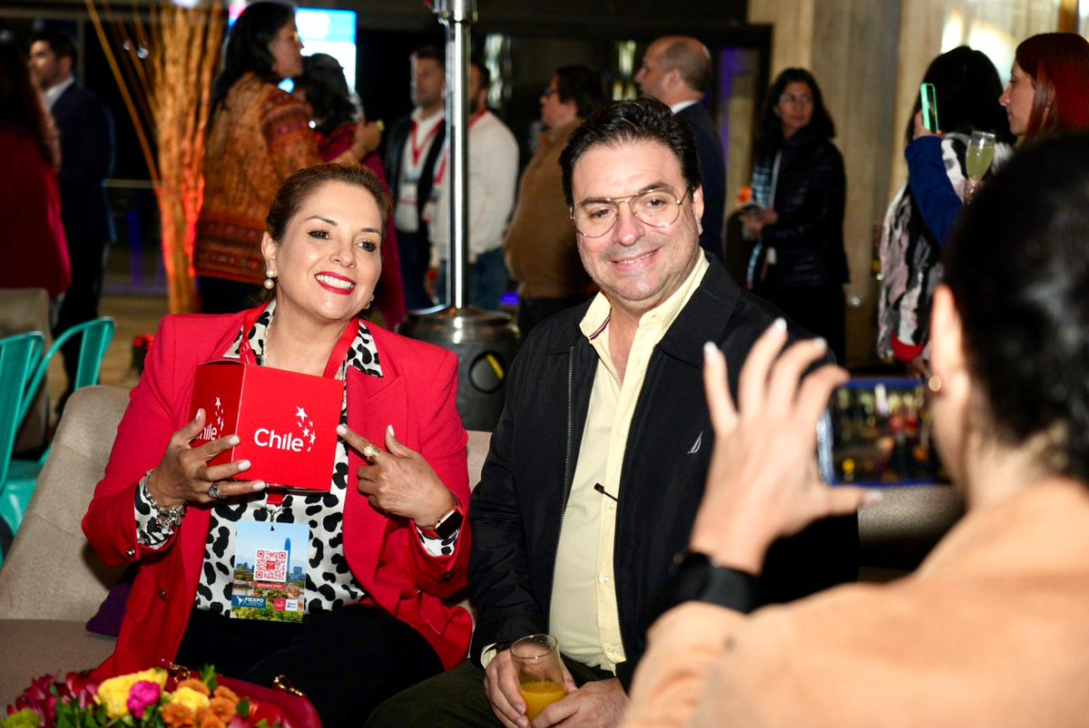 Chile nos recibe con un cóctel de bienvenida en @eventosbotánico donde nos acompañó la Subsecretaria de Turismo de Chile Verónica  Pardo, la Presidenta de FEDETUR Helen Kouyoumdjian, el Director de  SERNATUR Cristóbal Benitez y la Sub Directora de Marketing(s) Andrea  Valenzuela