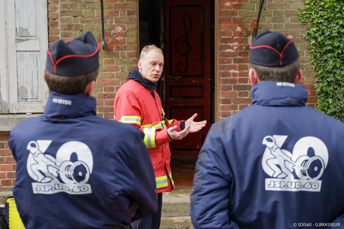 SDIS60's tweet image. #CAMPJSP2024 // 1ere journée à Cempuis, site sur lequel l’ensemble des JSP va être évalué par l’équipe d’encadrement. En début d’am le col. Betinelli, Directeur Dépt. adjoint et le  ltn-colonel Désira,  @presidentudsp60 étaient aux cotés des jeunes pour leur apporter leur soutien