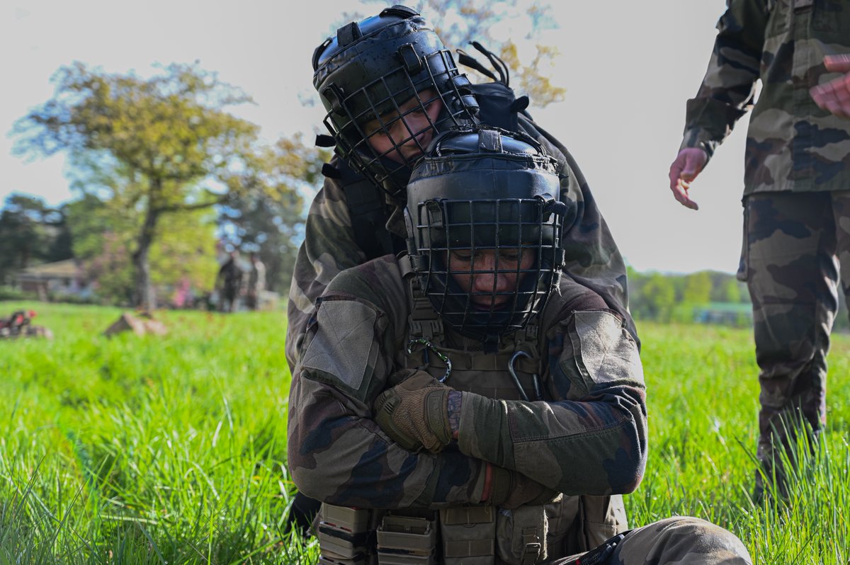 #JeudiPhoto

Stage Monitorat C4 📷📷

#ArméeDeTerre #DéTERREmiNation #ÀLaHauteur #HauteIntensité #C4 #FiersDeNosSoldats

@armeedeterre @armeeszne @CATNC_FR