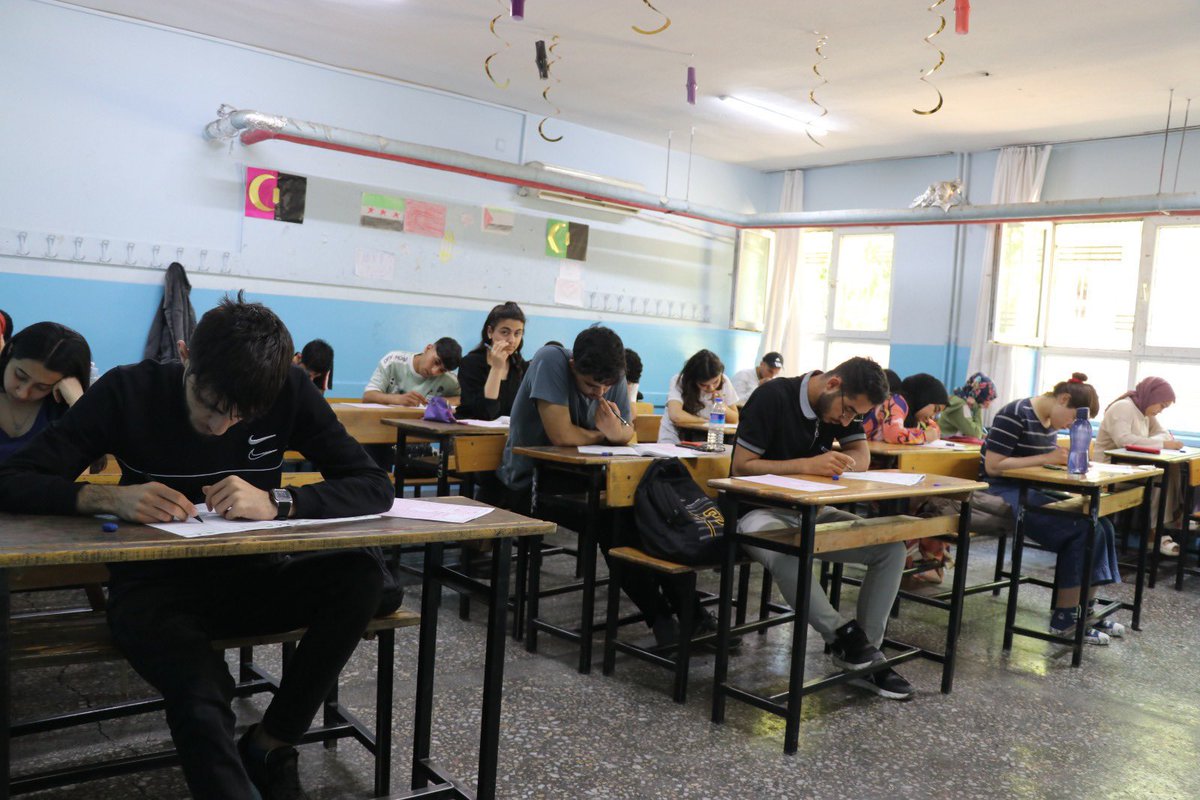 Haliliye Belediyesi, üniversite sınavına hazırlanan gençleri hayallerine kavuşturmaya devam ediyor. Yükseköğretim Kurumları Sınavı öncesi düzenlenen deneme sınavları ile öğrenciler, kendilerini ölçme şansı yakalıyor. <a href="/mcanpolatnet/">Mehmet CANPOLAT 🇹🇷</a> <a href="/haliliye_bld/">Haliliye Belediyesi 🇹🇷</a>