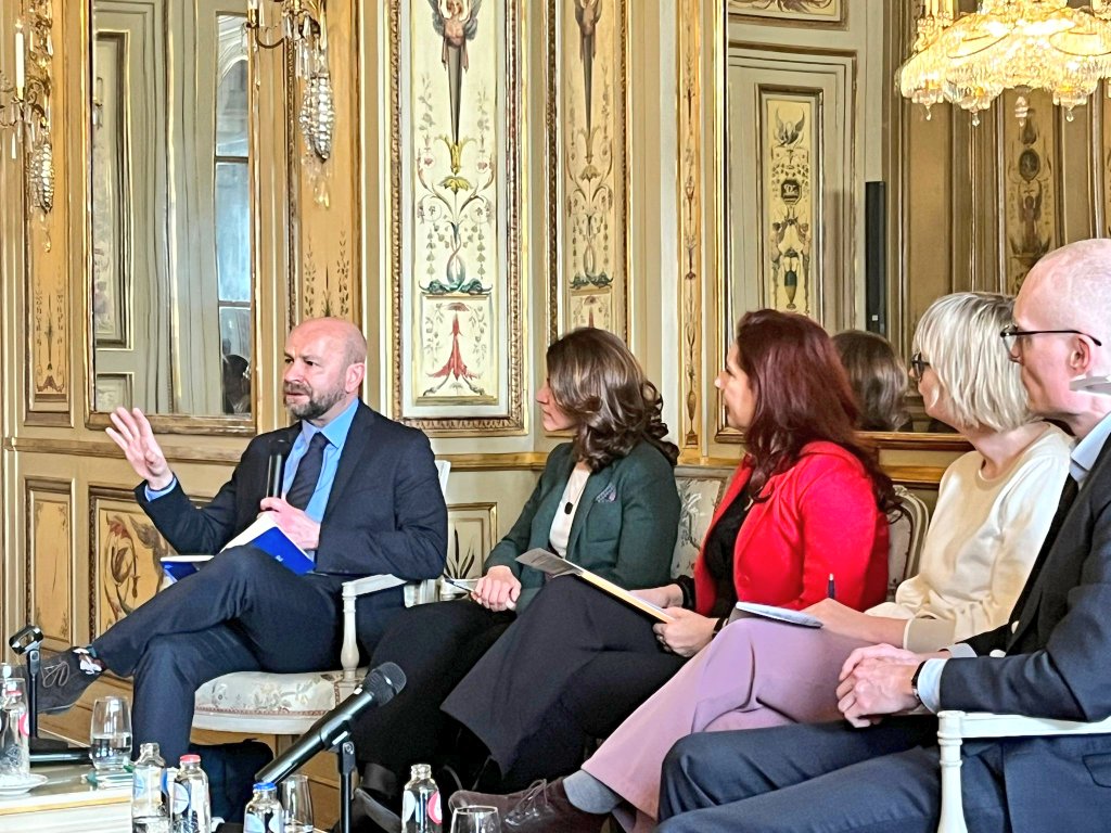 Our ED Neil Datta is speaking about promoting access to #SRHR for the most vulnerable hosted by @UKMisBrussels at the stunning British Residence 🇬🇧 with @DavidWhineray, Veronique Joosten, @CamiPoloF and @Brigit_Van_Houtn to push forward #GenderEquality in #Brussels