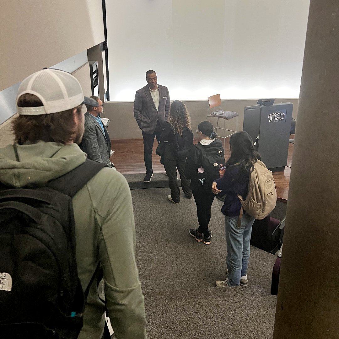 Earlier this month, @TCUComm welcomed grad John Booty '98 to campus as part of the 2024 Gorvetzian Family Speaker Series. We love that our students can hear from established alumni about how they use their degrees. Learn more: schieffercollege.tcu.edu/communication/…