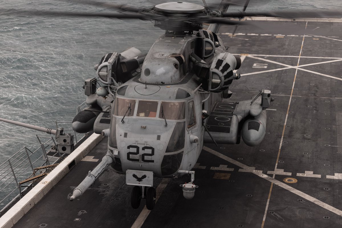 A @USMC CH-53E Super Stallion with Marine Medium Tiltrotor Squadron 365 (Reinforced), @The24MEU (MEU), lands aboard the #USSNewYork (#LPD21) while underway in the #AtlanticOcean during Composite Unit Training Exercise (#COMPTUEX), April 17, 2024. @USFleetForces @USNavy