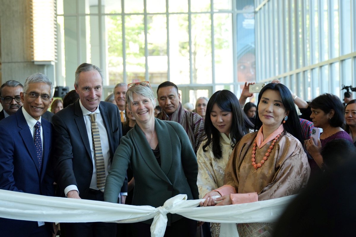 It was an honor to welcome Her Majesty, Sangay Choden Wangchuck, Queen Mother of #Bhutan to the @WorldBank in Washington. Bhutan’s transformation from an isolated mountain kingdom to a middle-income country over the past few decades has been remarkable.