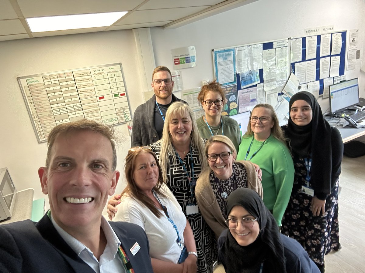 Popped up to #Fairfield to see how the #PatientFlow team are working so hard together to keep patients safe but also minimize the need to send “out of area” - brilliant progress from our #PennineCarePeople across @PennineCareNHS - thank you for all you are doing