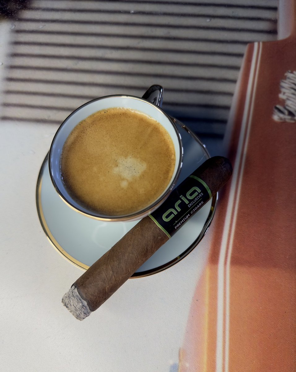 More espresso please! 

Good morning Smokey Family, blessed day! 

#botl #sotl #cigars #tabaco #tabacaleras #humos #usa #RepublicaDominicana #smokers