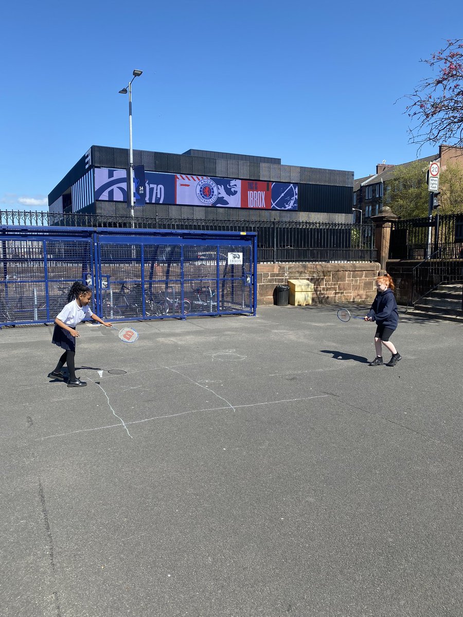 MrsMcLeanIPS's tweet photo. Nothing beats PE in the sun 🌞! And minimal shuttlecocks lost in the wind too…! https://t.co/1vto59PnhH