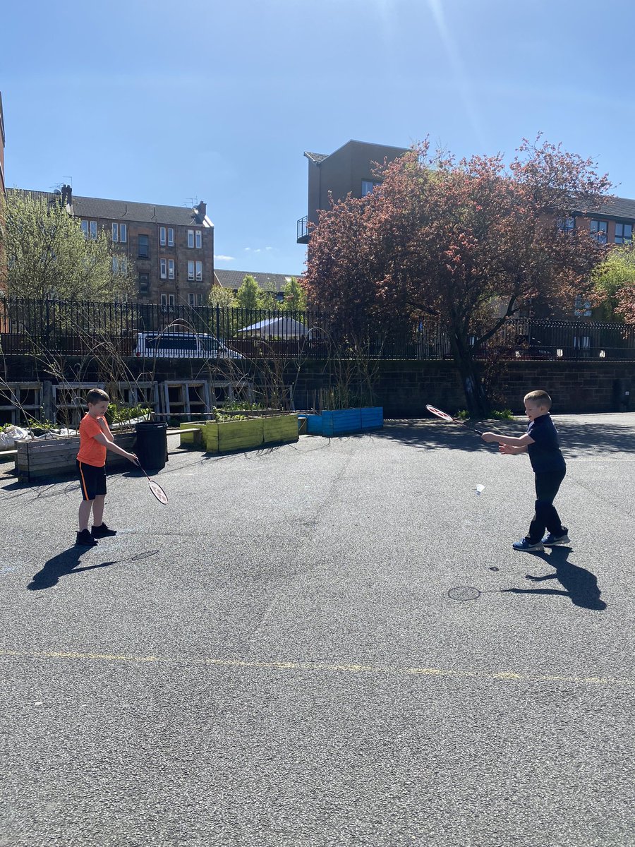 MrsMcLeanIPS's tweet photo. Nothing beats PE in the sun 🌞! And minimal shuttlecocks lost in the wind too…! https://t.co/1vto59PnhH