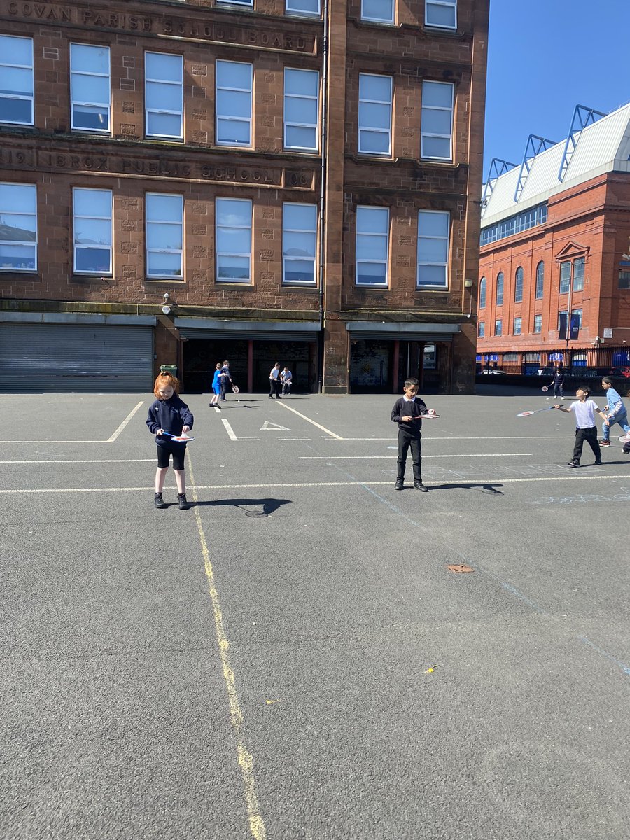 MrsMcLeanIPS's tweet photo. Nothing beats PE in the sun 🌞! And minimal shuttlecocks lost in the wind too…! https://t.co/1vto59PnhH