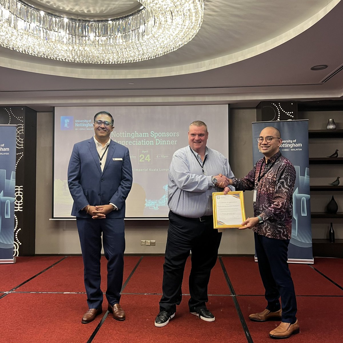 YayasanPeneraju's tweet photo. Thank you University of Nottingham Malaysia for having us and the warmth extended at the Nottingham Sponsors Appreciation Dinner earlier.

#MakeTheChange
#WhyNott

@ibrahimsaninet https://t.co/Q9uKTMogIY