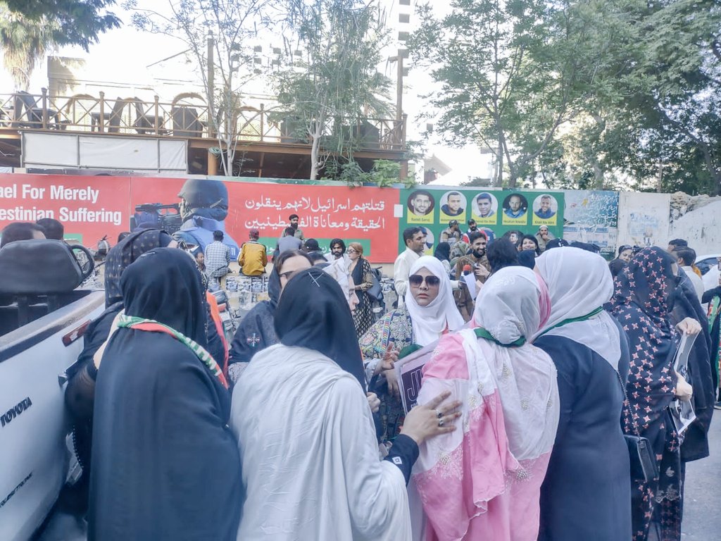 fozisidd's tweet photo. ان شاء اللّٰہ کراچی والوں کو اب پورا پاکستان دیکھے گا ،
ہم نا باز ائیں گے محبت سے 
جان جائے گی اور کیا ہوگا 

#ReleaseImranKhan 
#JusticeForBushraBibi 
@ImranKhanPTI @KanwalMna @PTICentralWW @PTIofficial @PTIKarachi_ https://t.co/Ist0OS60a2