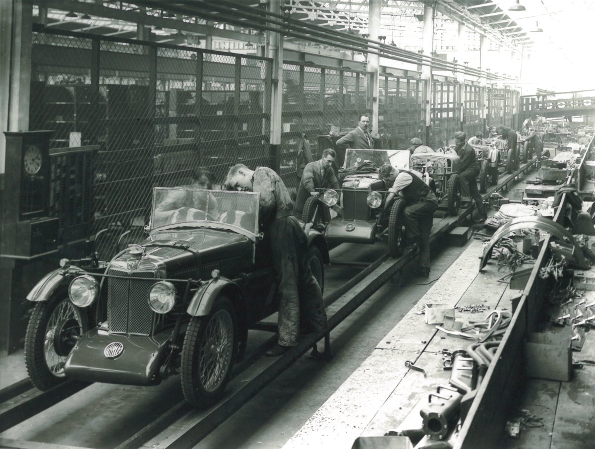 📷 The Abingdon Factory around 1930. Come to see the new exhibition 'MG 100 - Evolution of an icon' at Abingdon Museum on view until 30th June 2024. #MG100 #MGCars #MG #Abingdon #Oxfordshire