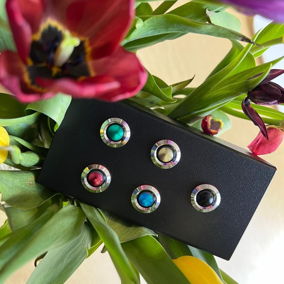 NemesisAudio's tweet photo. The OSCA-R5 5-Way OSC Programmable Button Box features five IP67 rated buttons that can be easily programmed to execute a huge range of OSC commands through simple programming of the onboard interface.

For more info - https://t.co/FaeGBUg2Gj

#NemesisResearch https://t.co/ZIFo5j1oOU