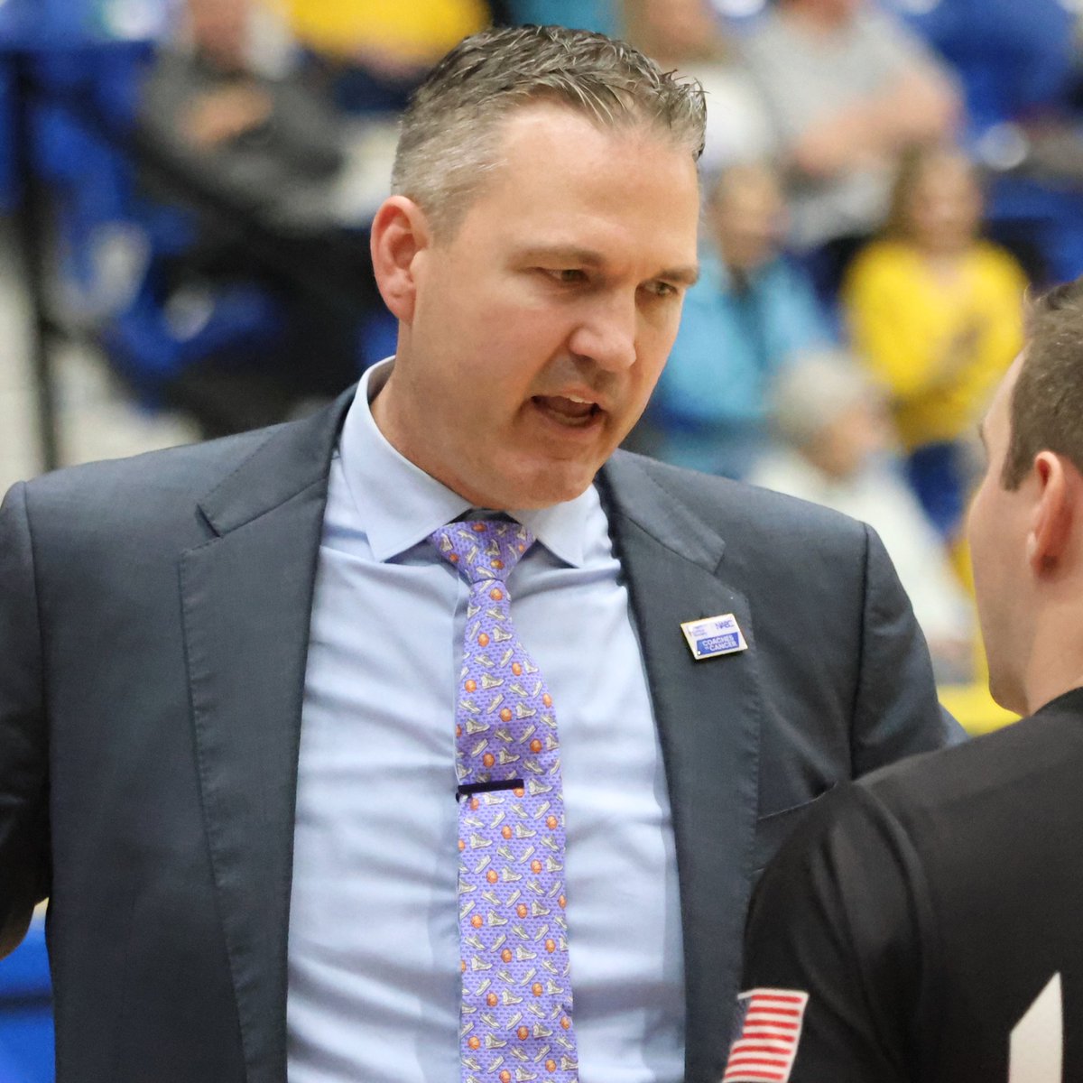 Get to know JMU Men's Basketball Associate Head Coach Scott Combs. From being a decorated prep player in Indiana, to being an assistant at his alma mater, to being an NAIA head coach ... we discuss his journey to JMU 🔊 on.soundcloud.com/tqY186wnvcQeuv… @JMUMBasketball | @Scotty_F_Combs