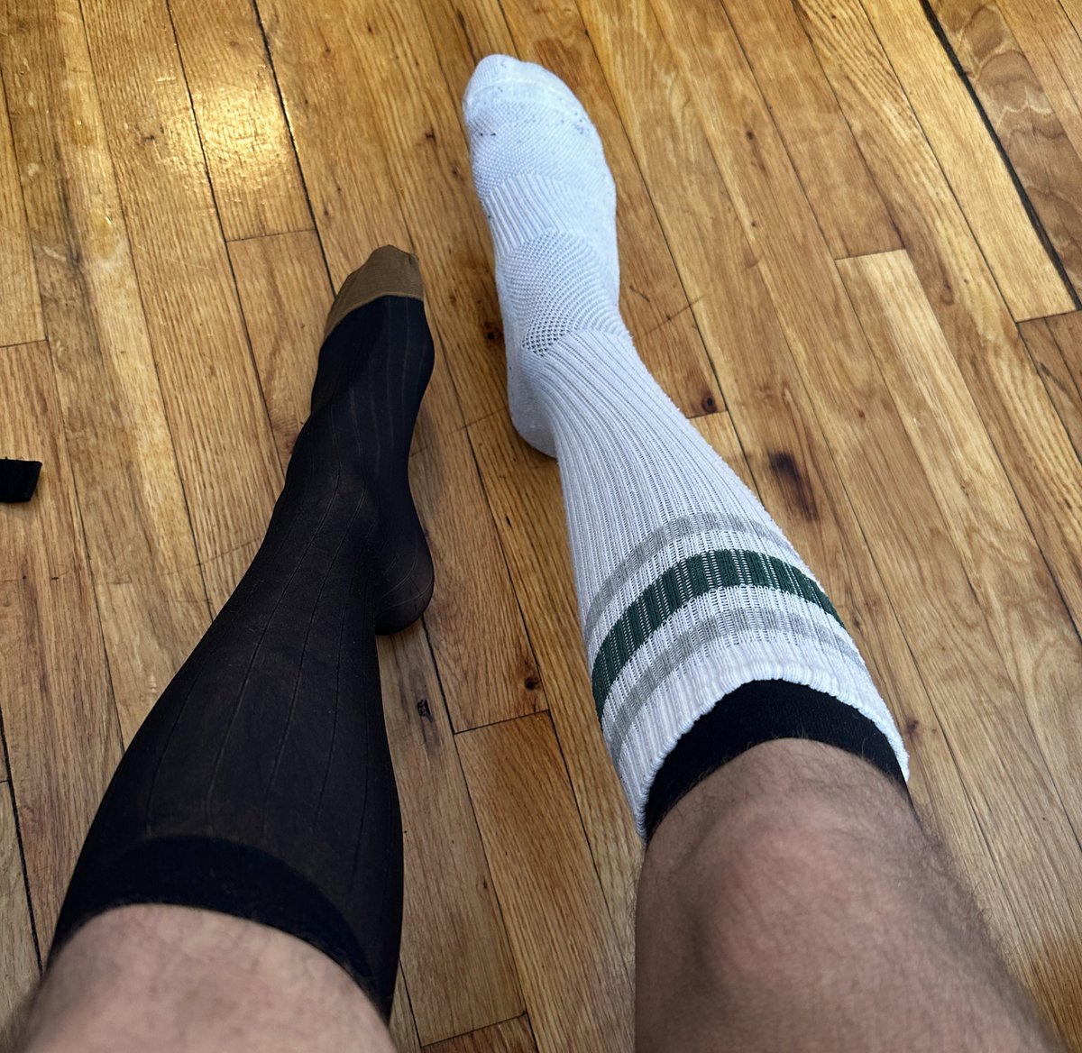 kinkypocketgay's tweet photo. Wearing my black sheers under my white socks today. Gonna smell so good at the end of the day. #footfetish #footworshi̇p #gaysock #sockfetish #sheersocks https://t.co/cj2bNLXuQX