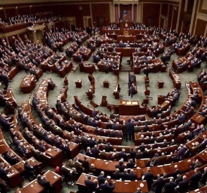 WallStreetMav's tweet photo. Congress needs term limits. ASAP.
 
Or we will be in a constant loop of everlasting wars.
 
The Treasury will be looted, and the American middle class will be nonexistent.
 
Do you believe members of Congress should have term limits?

🚨🚨🚨 https://t.co/OJXhS1E4Lv