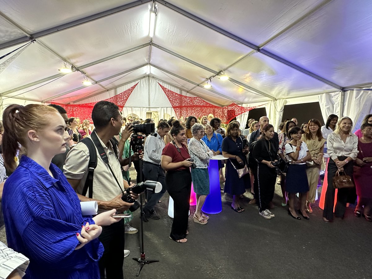 #EntreprenariatAuFéminin | Rencontre avec des cheffes d’entreprises à la #CCI de La Réunion mardi soir et échanges avec des créatrices d’entreprises à l’incubateur Beelab de Saint-Louis ce mercredi en présence d'Aurore Bergé, ministre chargée de l’Égalité femmes-hommes.